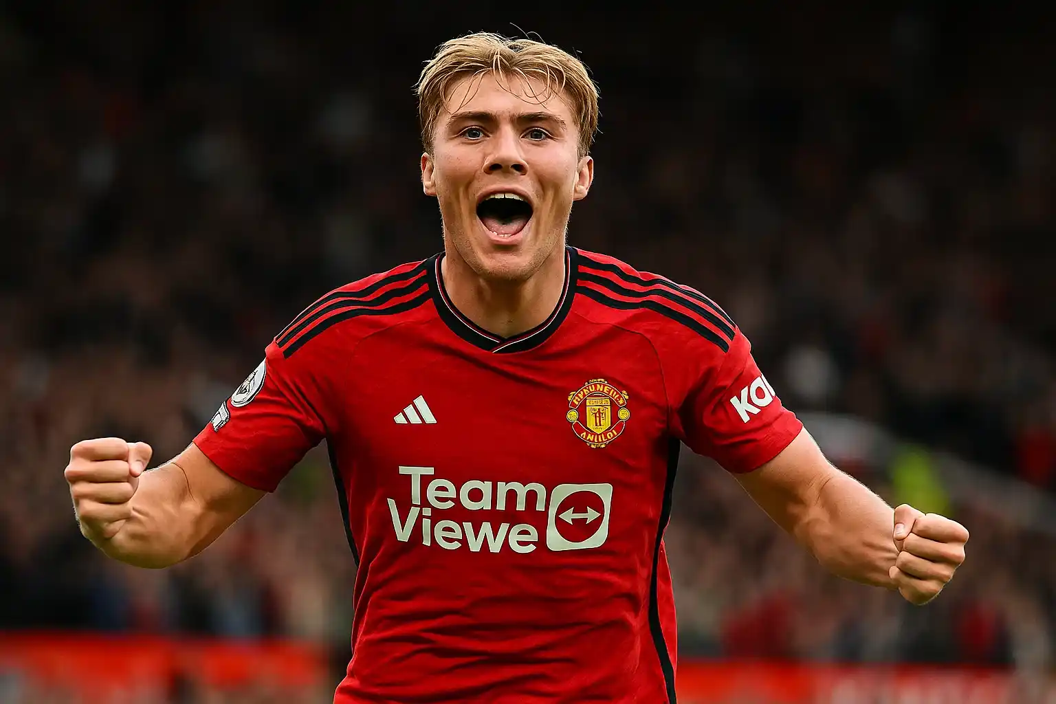 Hojlund ăn mừng bàn thắng trong màu áo MU